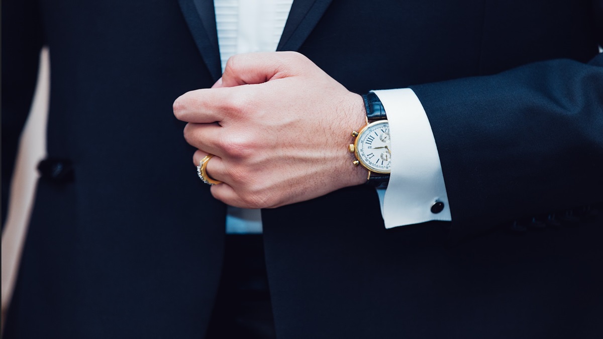 Best mens watches online for suits